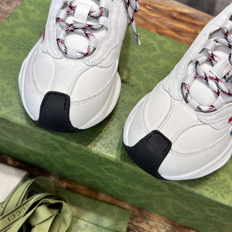 Gvc*1 RUN SIDE-STRIPE SNEAKERS   GCC096