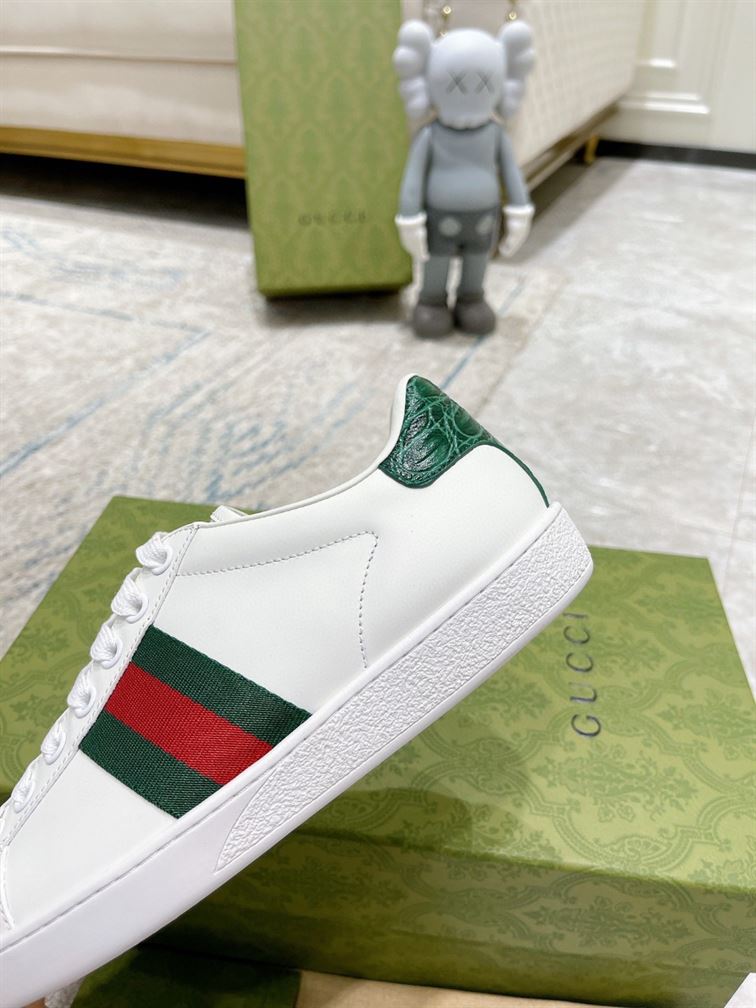 Gvc*1 Dupes Shoes ACE LEATHER SNEAKER   GCC089