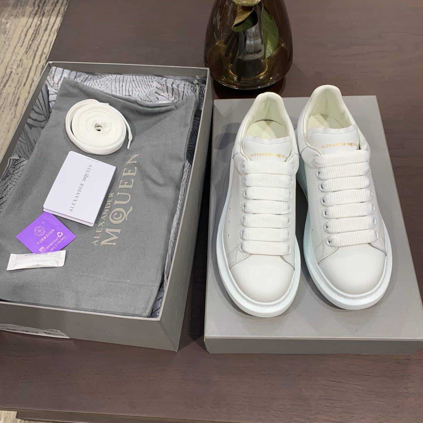 A1exa*der Mcqv*en Sneaker Dupe - AM13