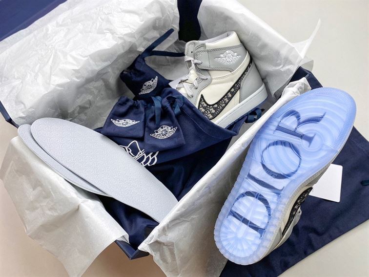 D10r AIR JORDAN 1 HIGH OG   DO061