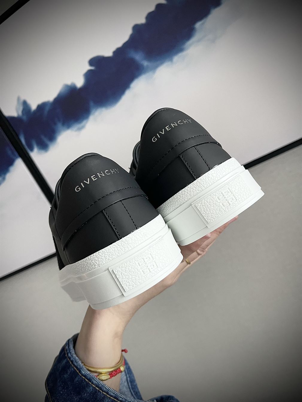 GIVENCHY SNEAKERS WITH ELASTIC BAND   GVC002
