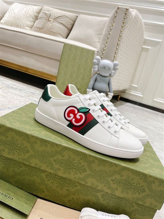 Gvc*1 Dupes Shoes INTERLOCKING G SNEAKERS   GCC094