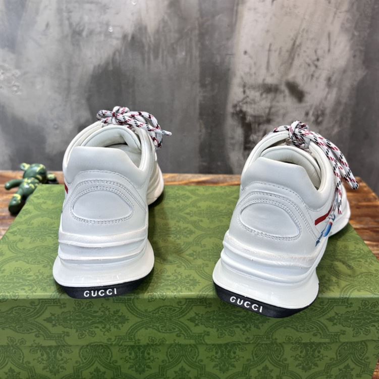 Gvc*1 RUN SIDE-STRIPE SNEAKERS   GCC096
