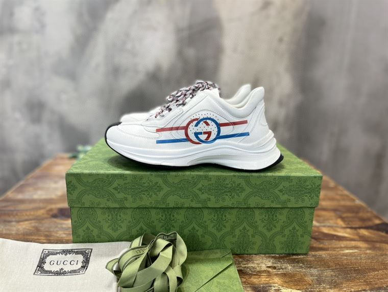 Gvc*1 RUN SIDE-STRIPE SNEAKERS   GCC096