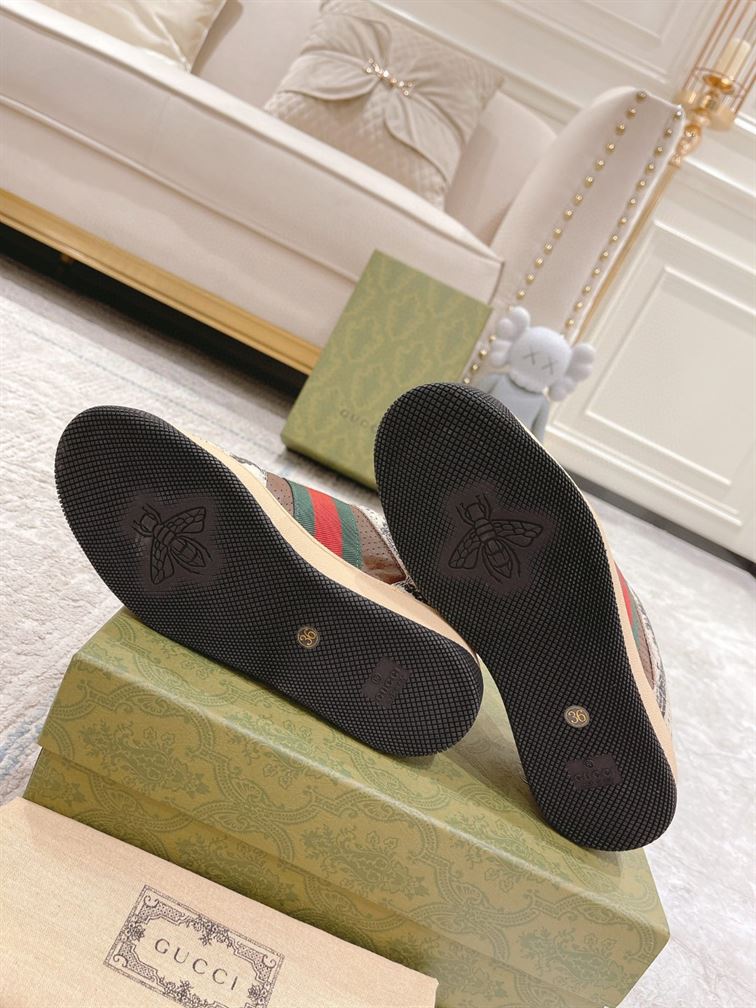 Gvc*1 SCREENER PYTHON-EMBOSSED LEATHER SNEAKER   GCC108