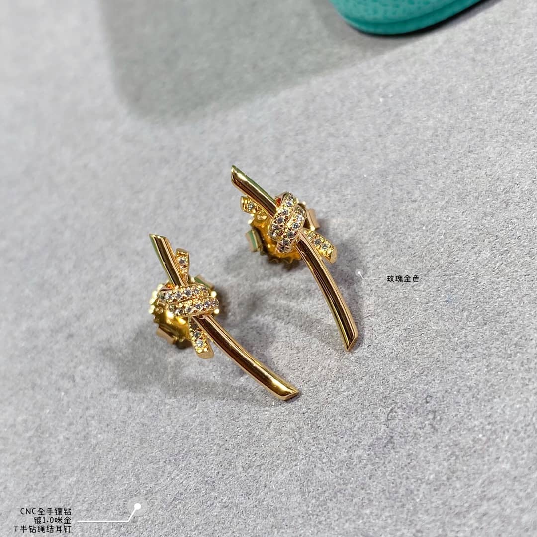 Knockoff T*f*ny Logo Earring
