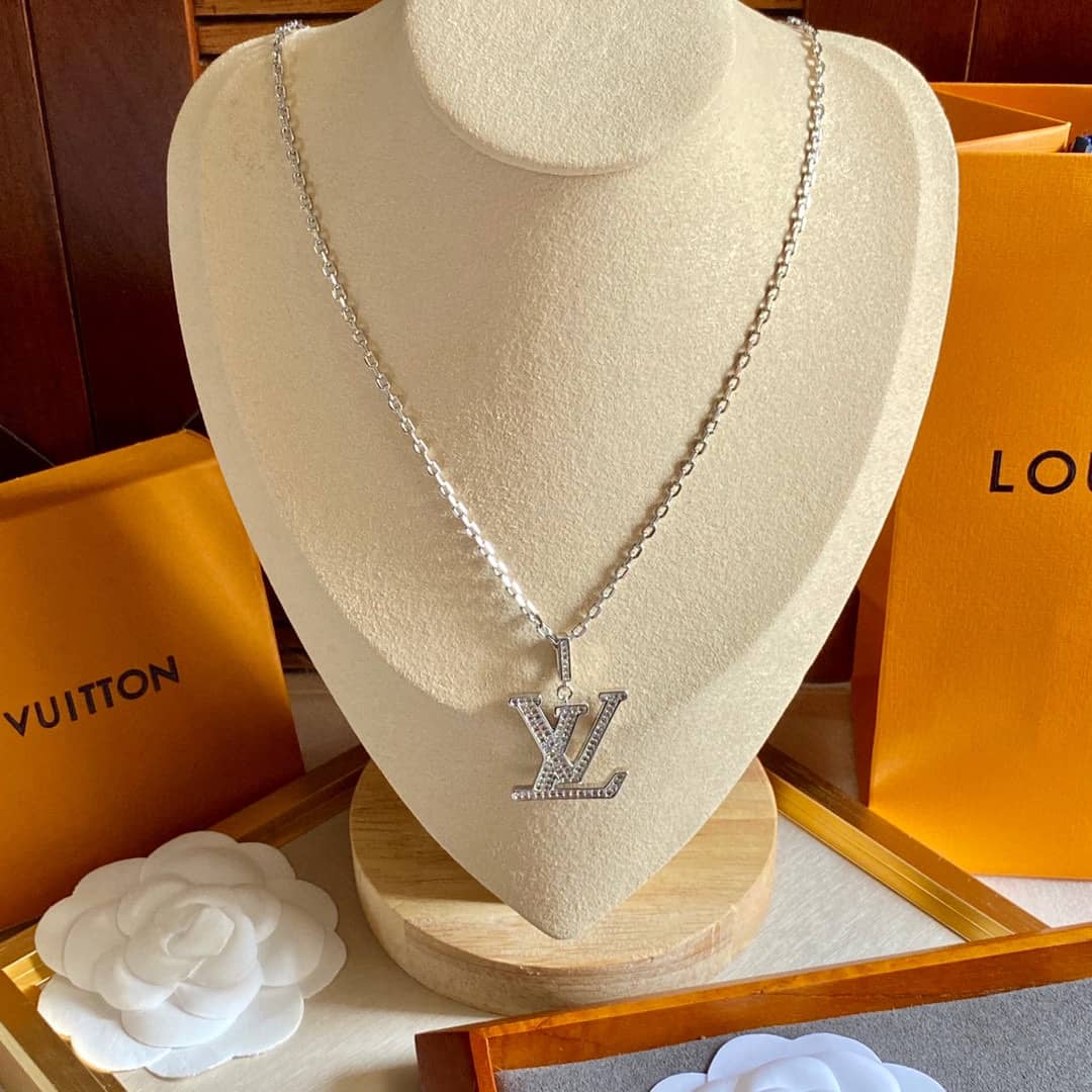 L0vis Vvtt0n Necklace For Sale