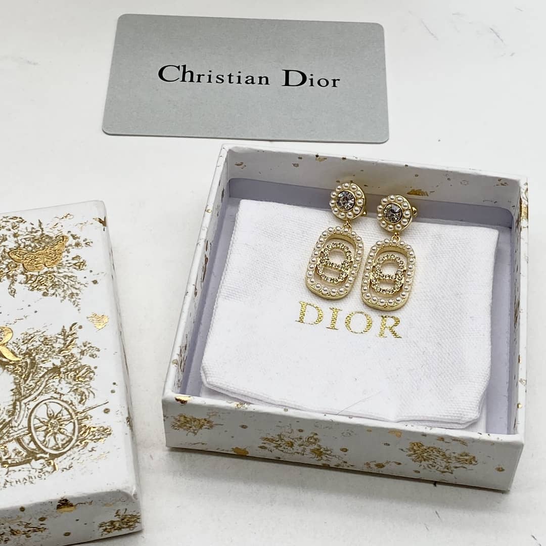 Top Quality Chr1st1an D10r Earring