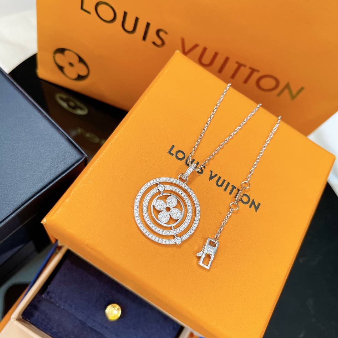 L0vis Vvtt0n Necklace Copy