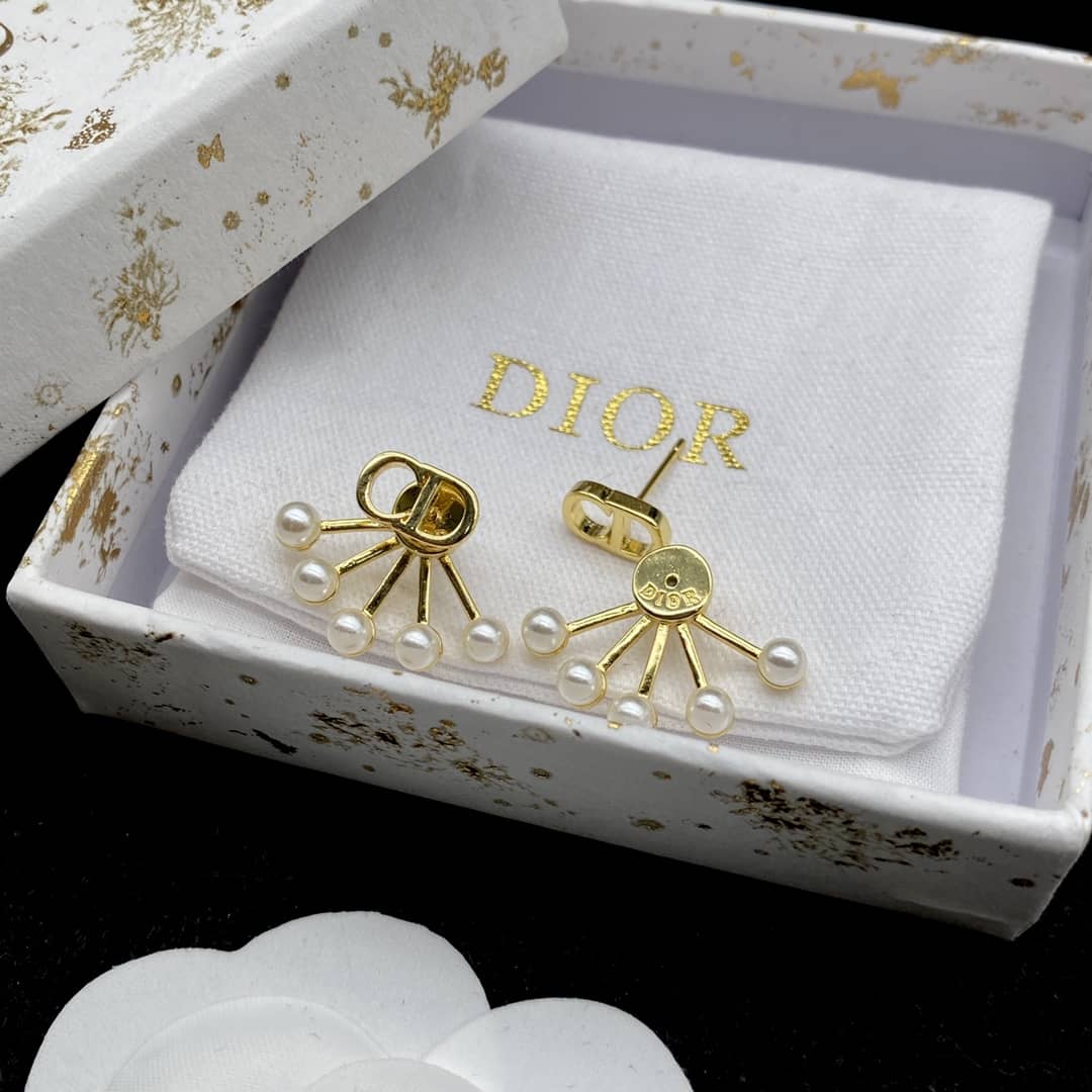 7 Star Chr1st1an D10r Earring
