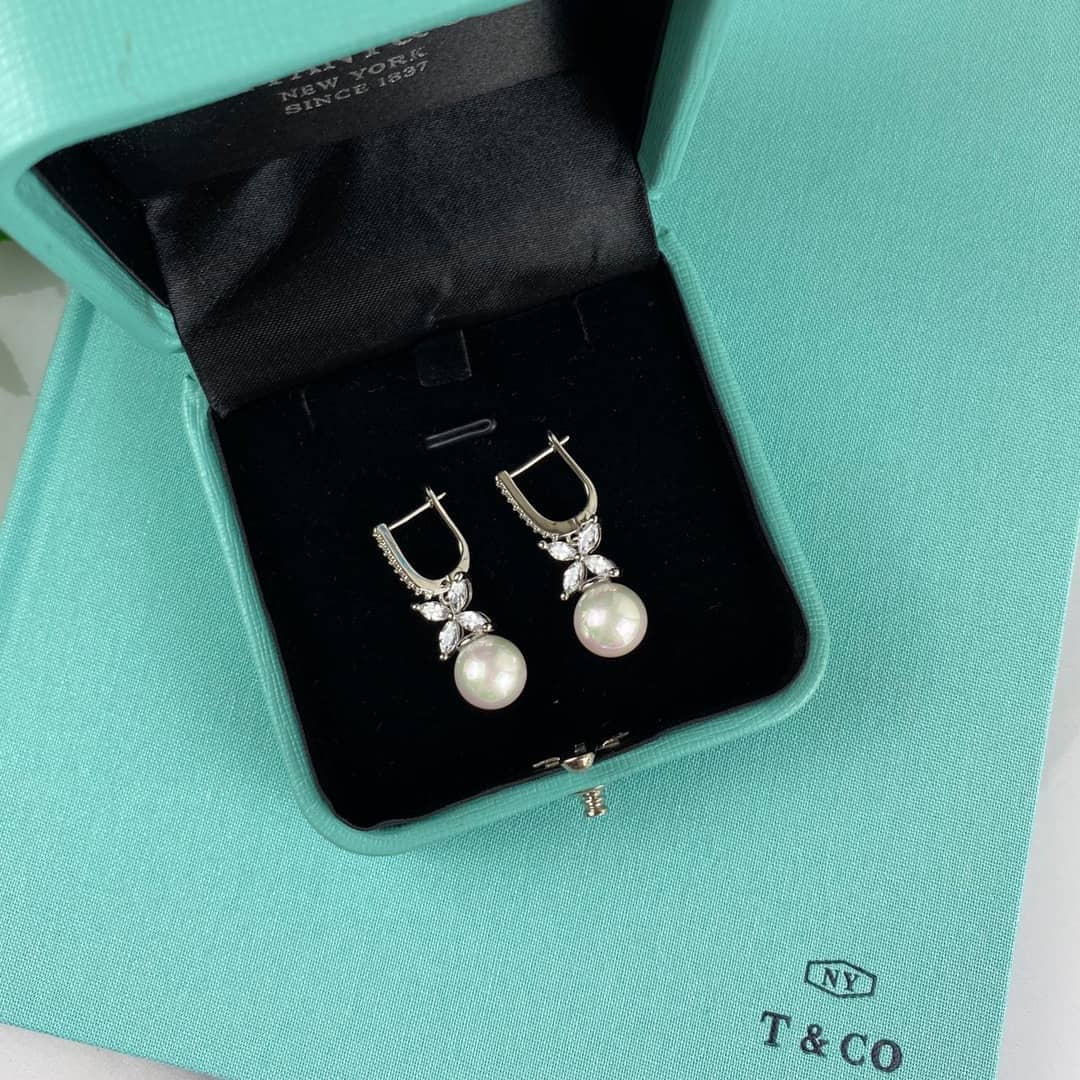 T*f*ny Earring For Sale