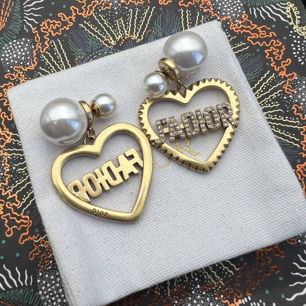 Best Chr1st1an D10r Classic Earring