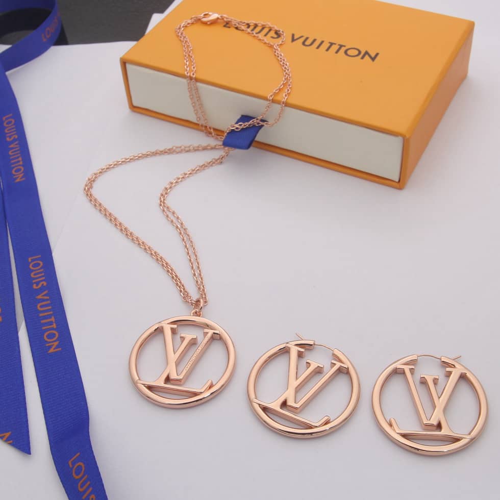 Wholesale L0vis Vvtt0n AAA+ Necklace