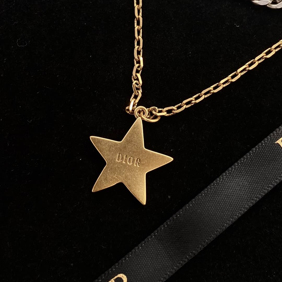 Top Quality Chr1st1an D10r Necklace
