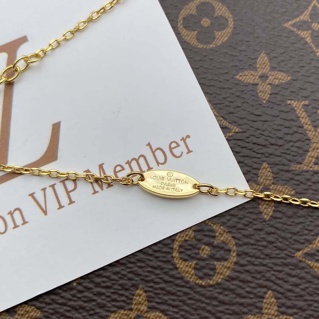 Fake L0vis Vvtt0n Logo Necklace