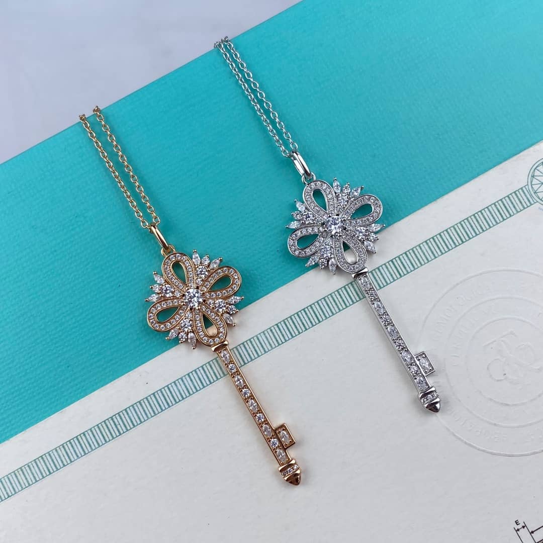 T*f*ny Necklace First Copy