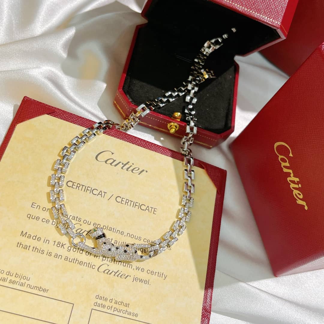 Ca*t1er Necklace For Sale