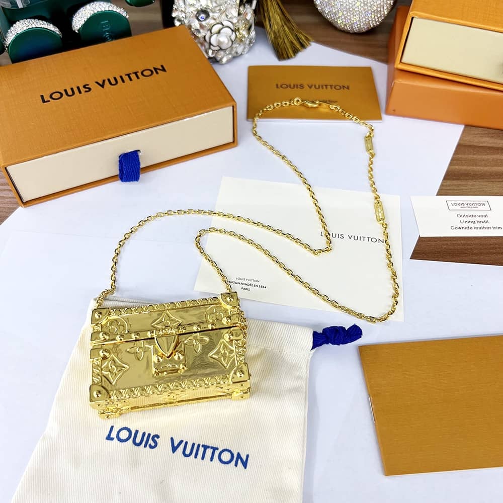 L0vis Vvtt0n Necklace For Sale