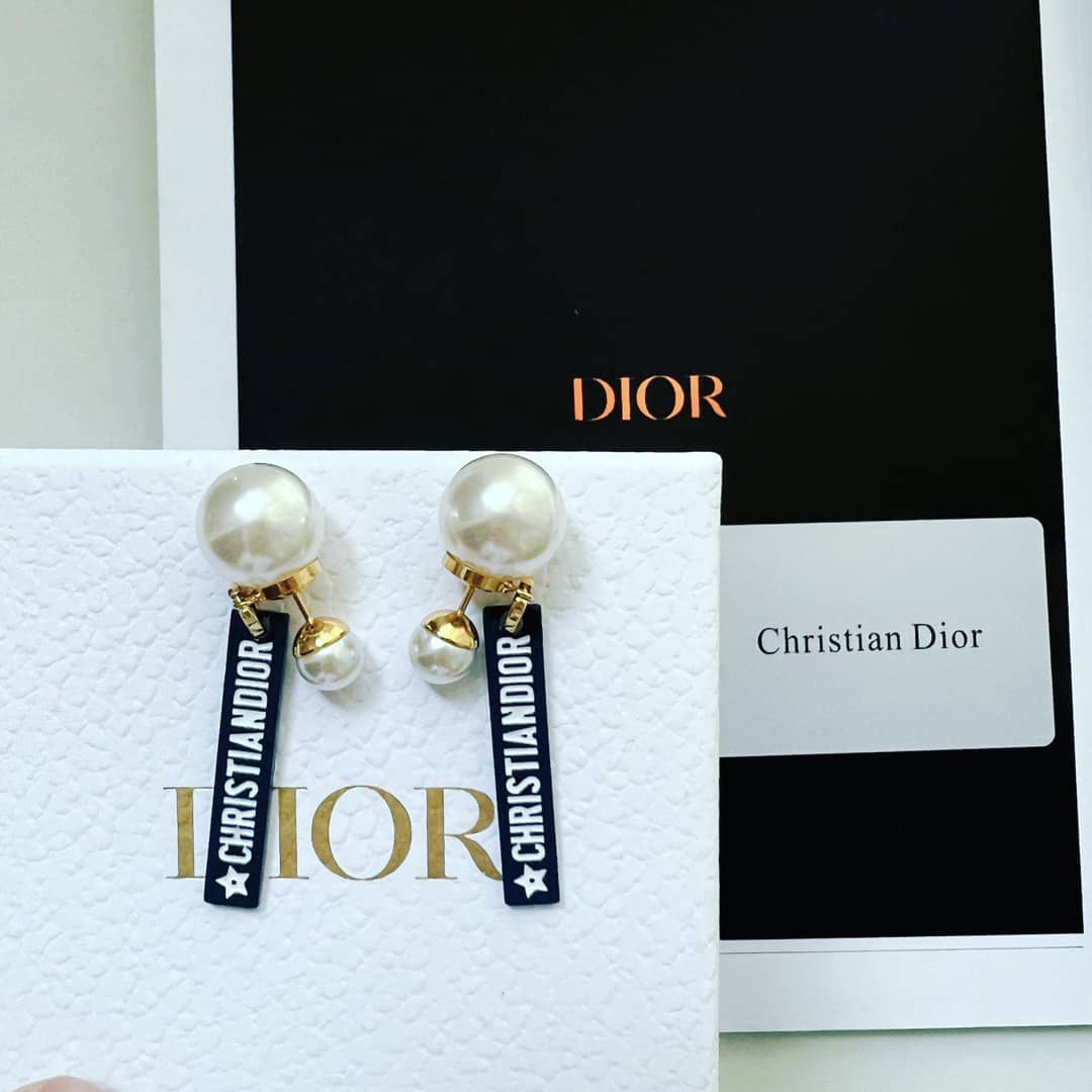 Wholesale Chr1st1an D10r AAA+ Earring