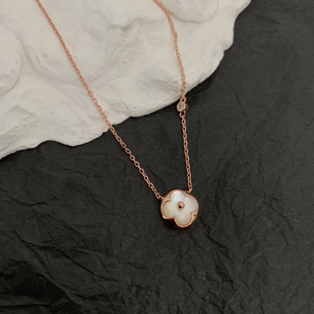 Knockoff L0vis Vvtt0n Logo Necklace