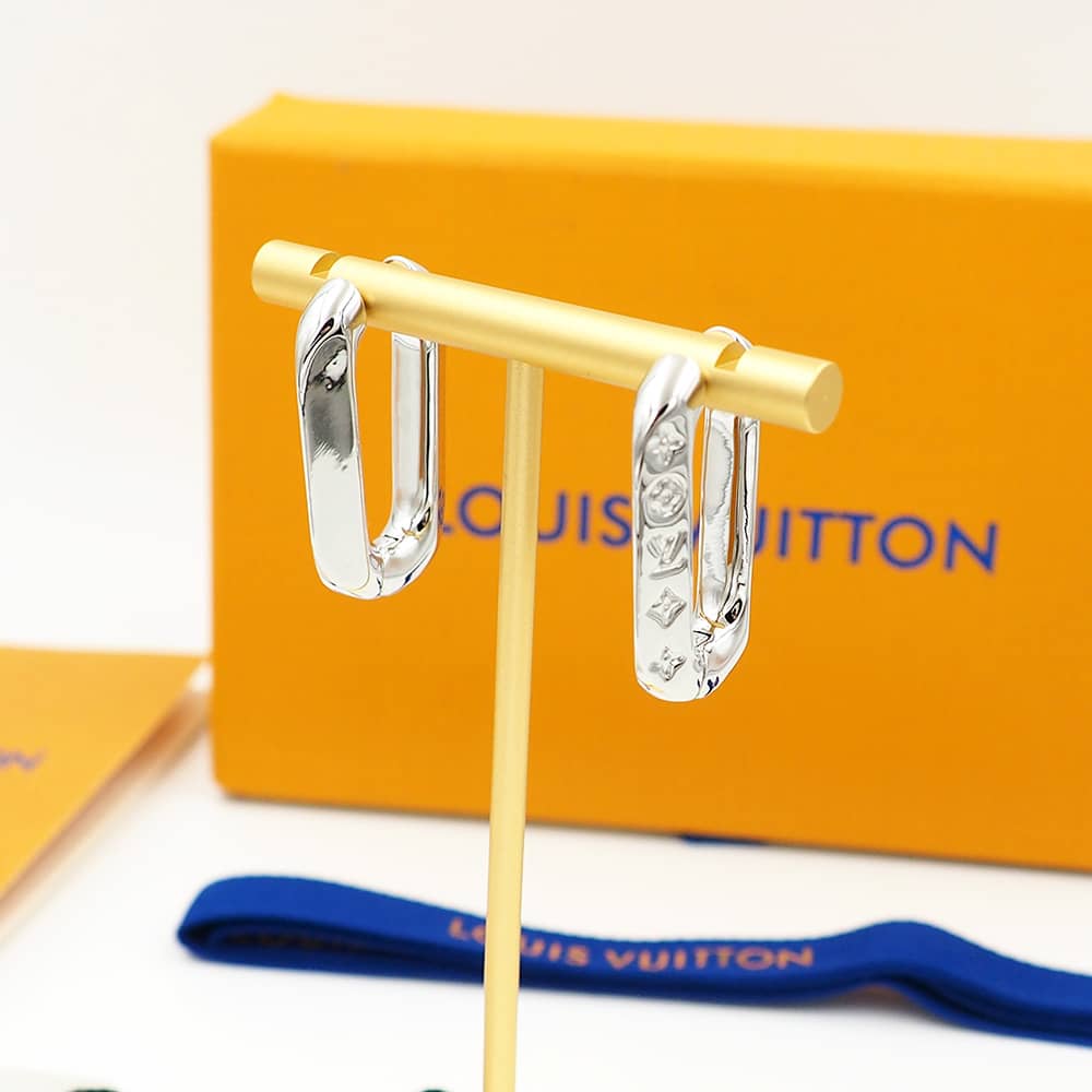 Fake L0vis Vvtt0n Logo Earring