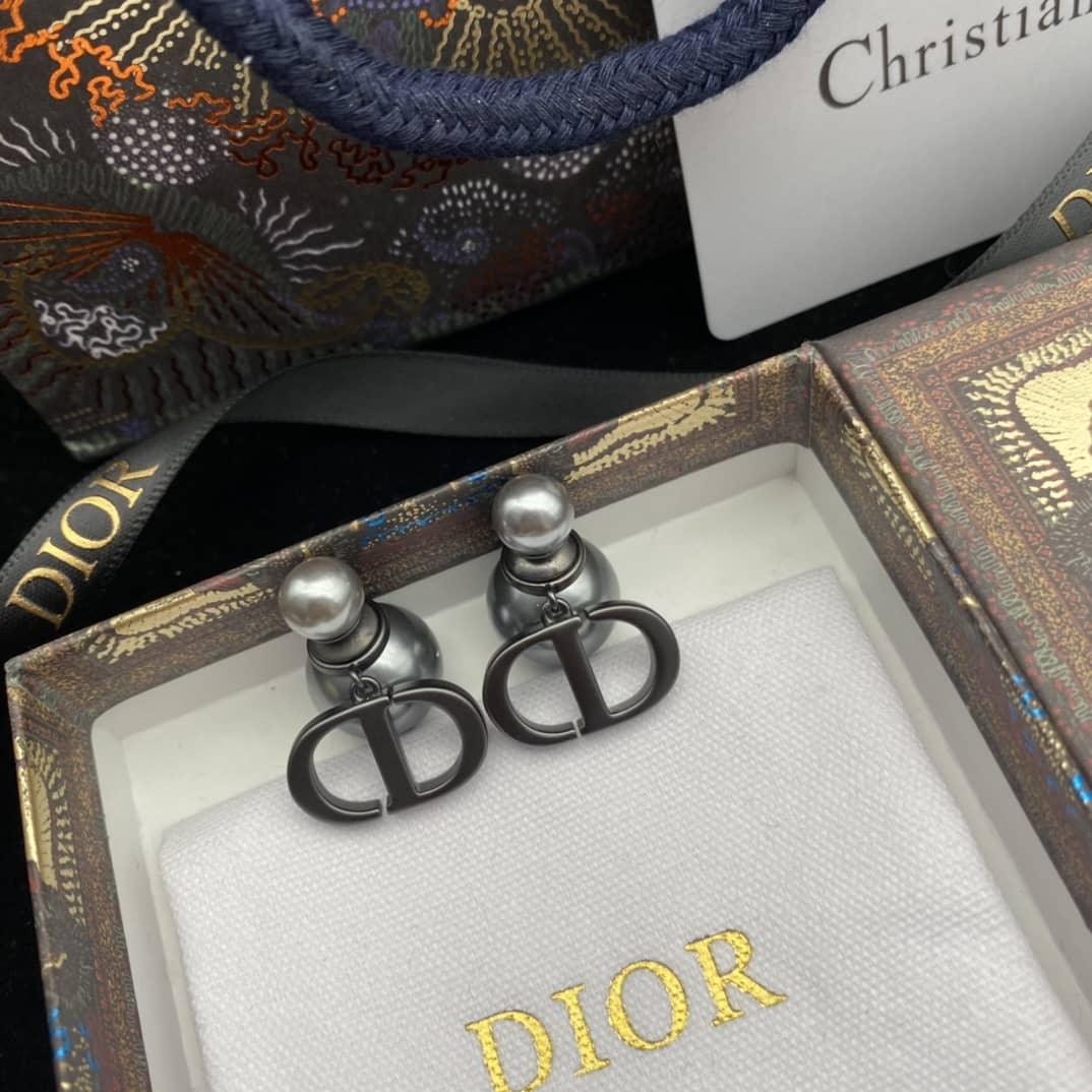 High Quality Chr1st1an D10r Earring