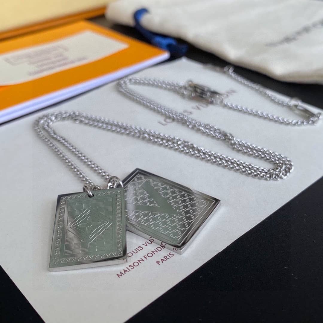 Fake L0vis Vvtt0n Logo Necklace