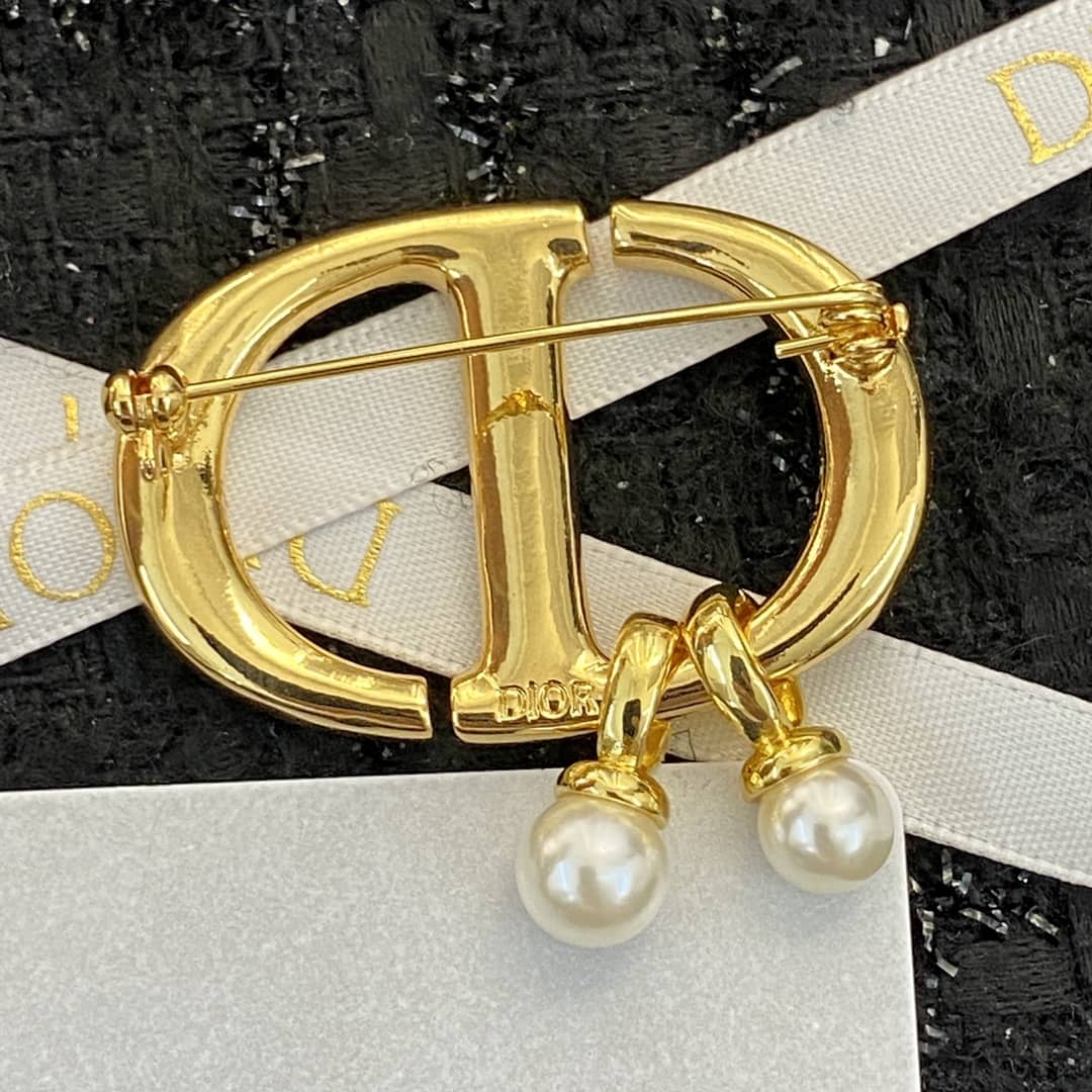 Replica Chr1st1an D10r Brooch