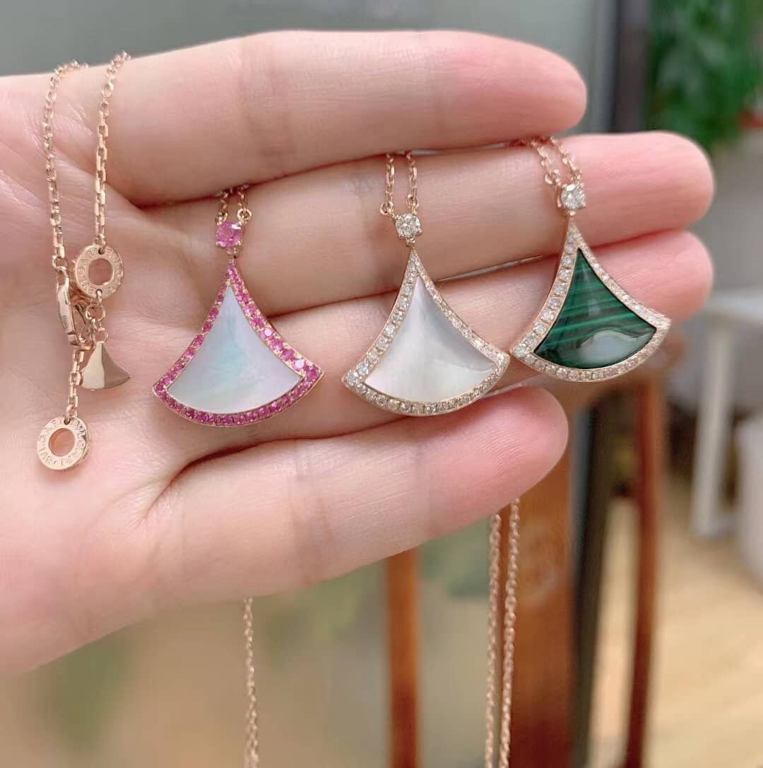 Fake Bv1g*ai Logo Necklace