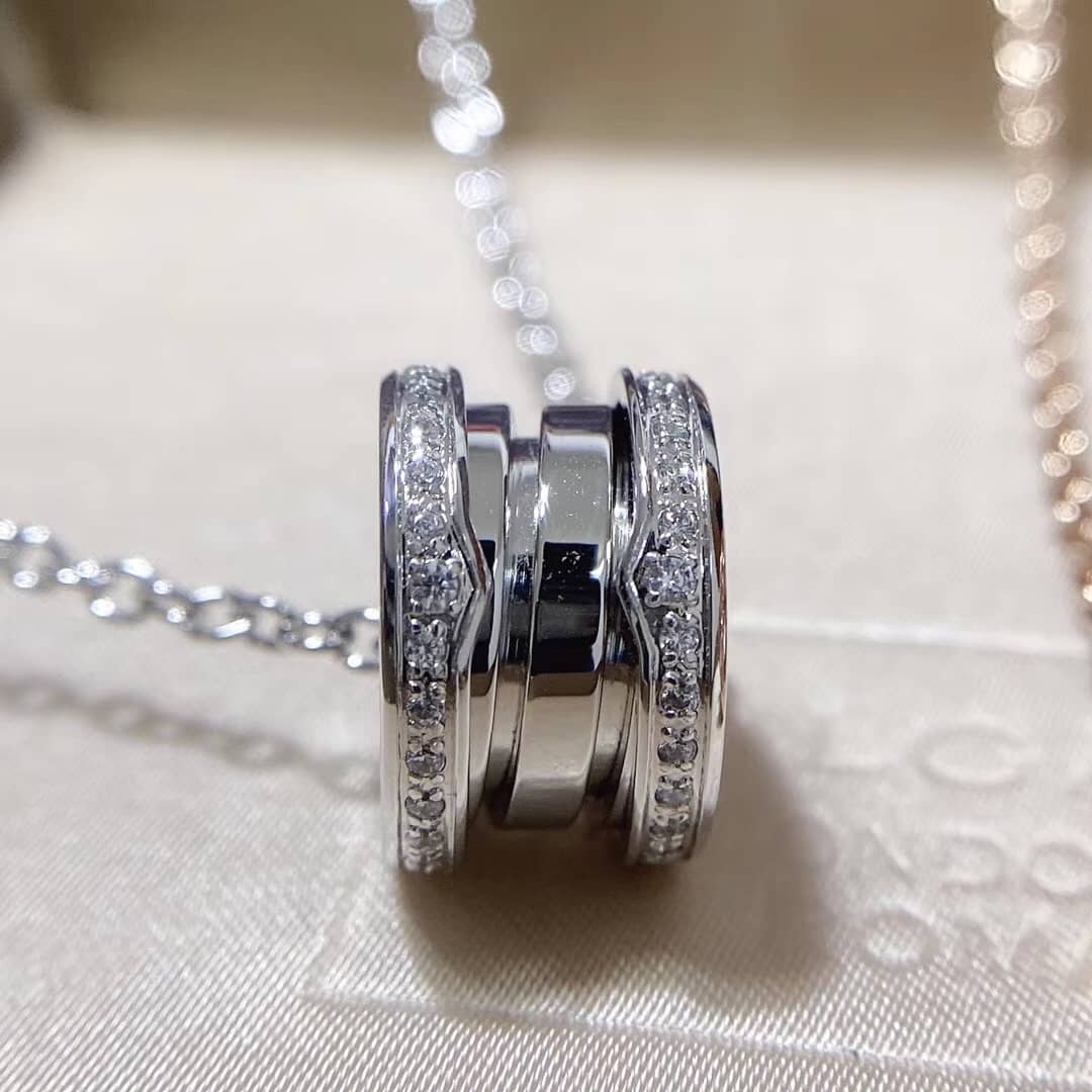 Fake Bv1g*ai Logo Necklace