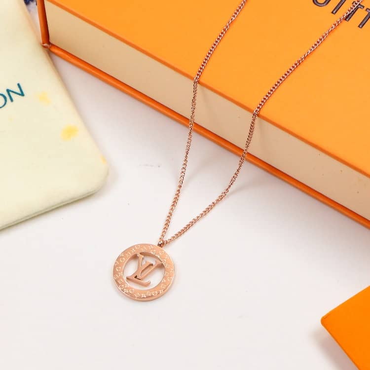 Fake L0vis Vvtt0n Logo Necklace