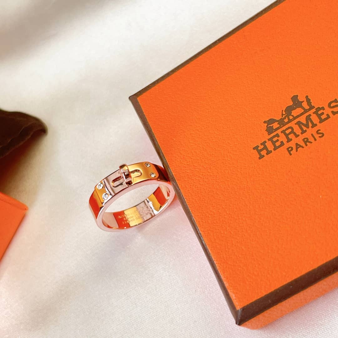 Designer H**me5 Classic Ring