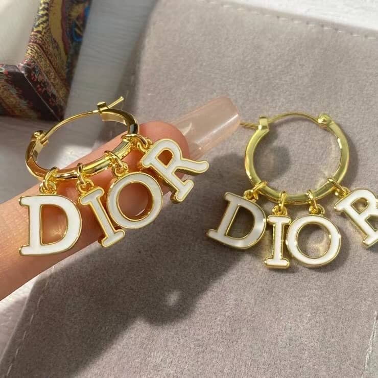 Best Chr1st1an D10r Classic Earring