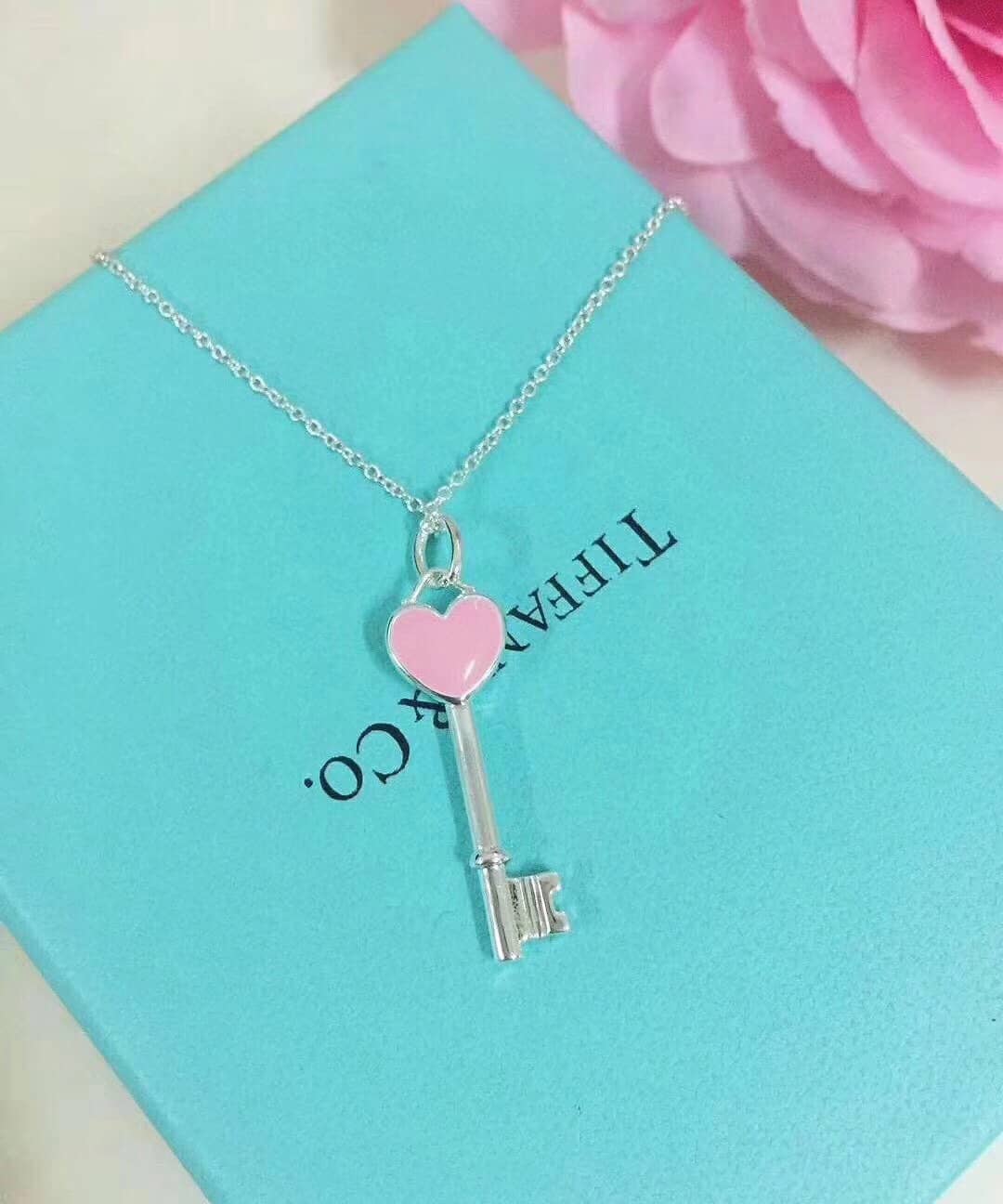 T*f*ny Necklace For Sale