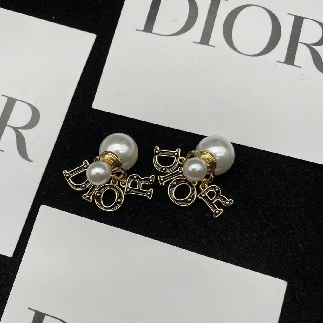 7 Star Chr1st1an D10r Earring