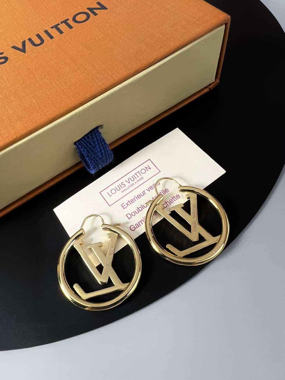 Fake L0vis Vvtt0n Logo Earring