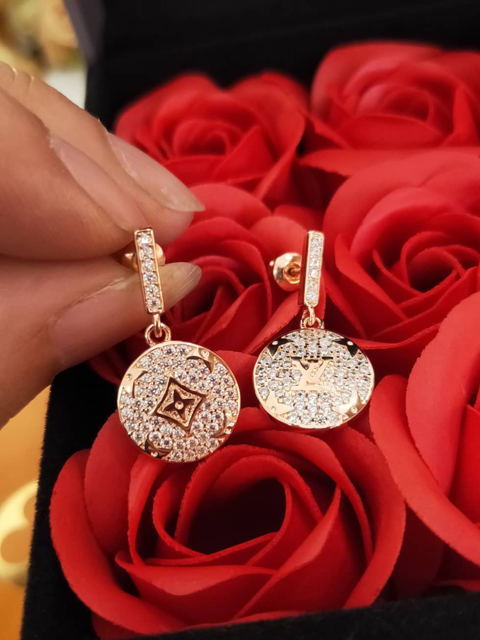 Knockoff L0vis Vvtt0n Logo Earring