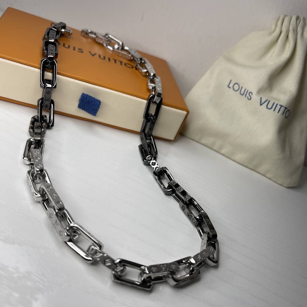 7 Star L0vis Vvtt0n Necklace