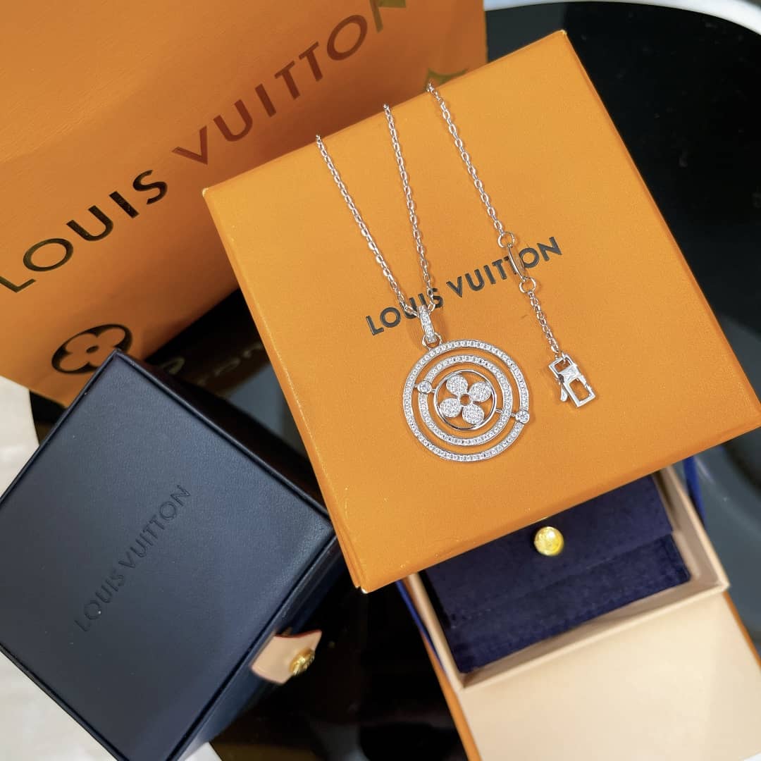 L0vis Vvtt0n Necklace Copy