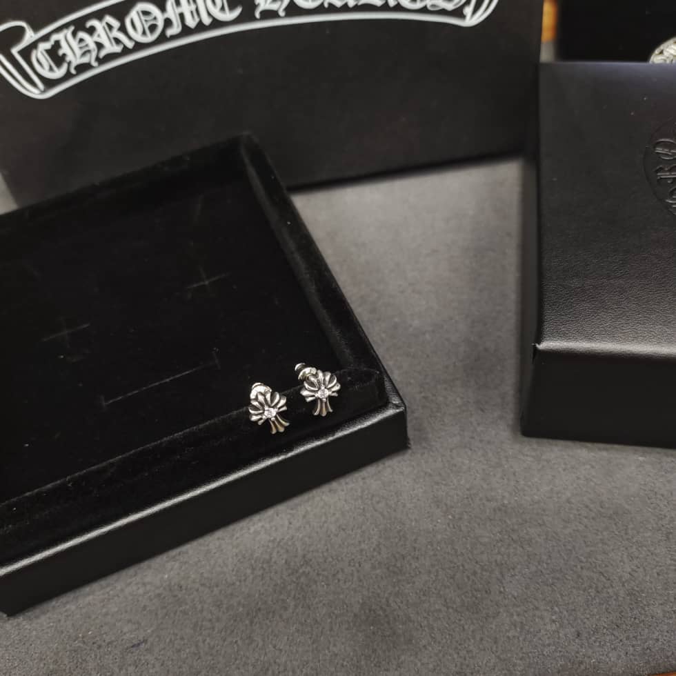 Best Ch*0me He**ts Classic Earring