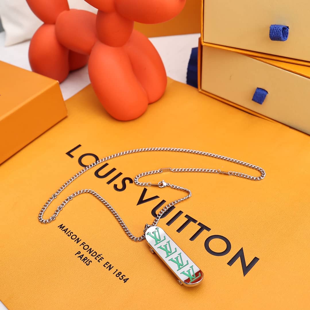Cheap L0vis Vvtt0n Necklace