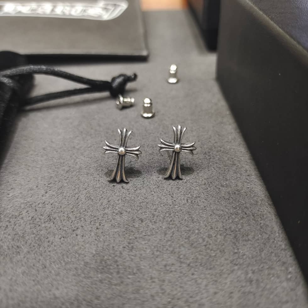 High Quality Ch*0me He**ts Earring