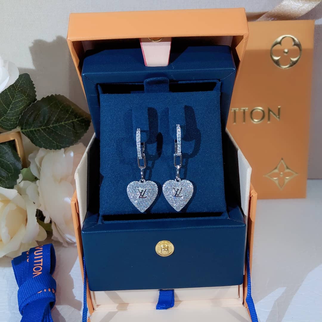 Fake L0vis Vvtt0n Logo Earring