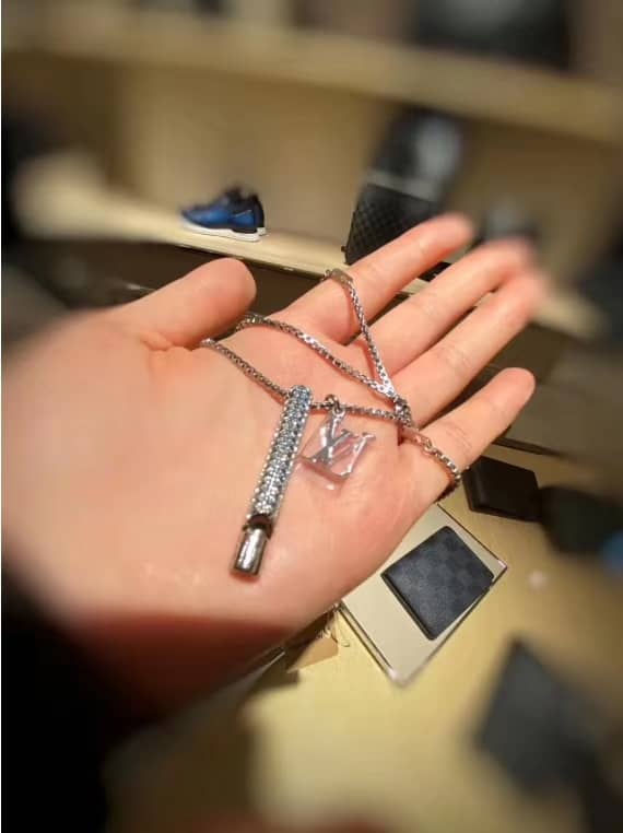 Wholesale L0vis Vvtt0n AAA+ Necklace