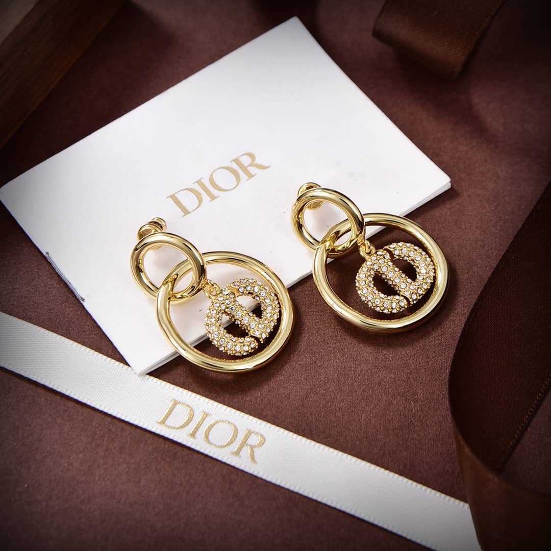 Best Chr1st1an D10r Classic Earring