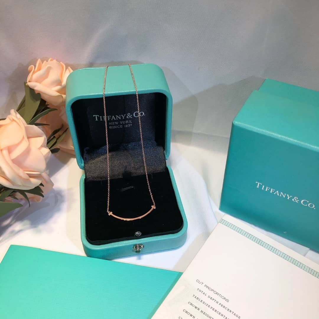 Knockoff T*f*ny Logo Necklace