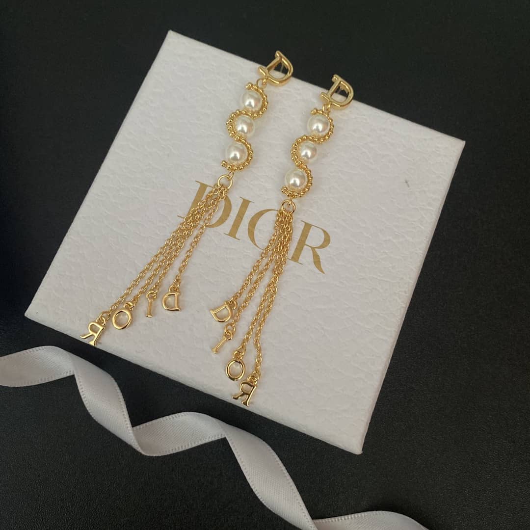 7 Star Chr1st1an D10r Earring