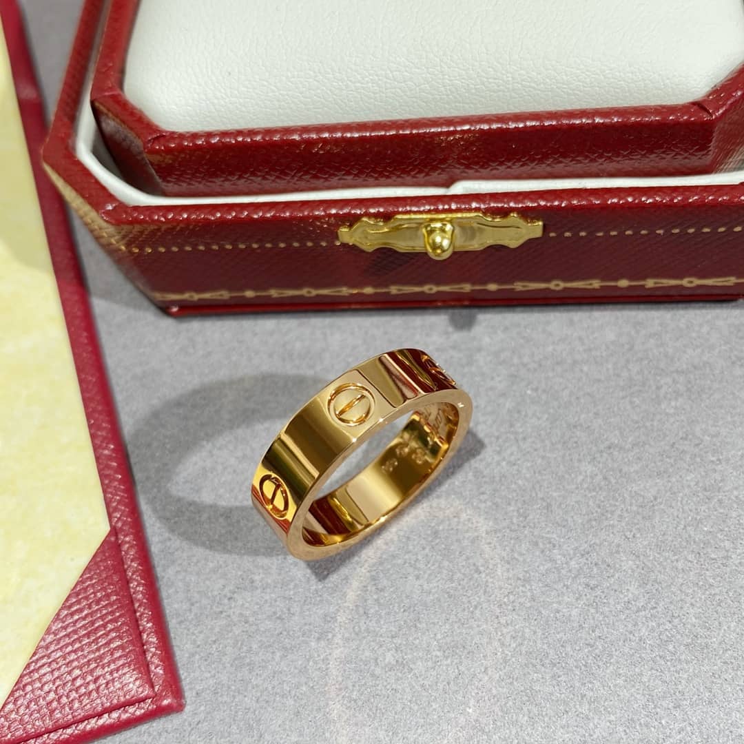 Knockoff Ca*t1er Dupe Ring