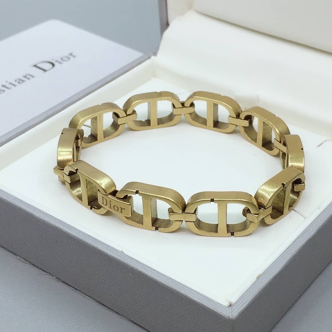 Best Chr1st1an D10r Classic Bracelet
