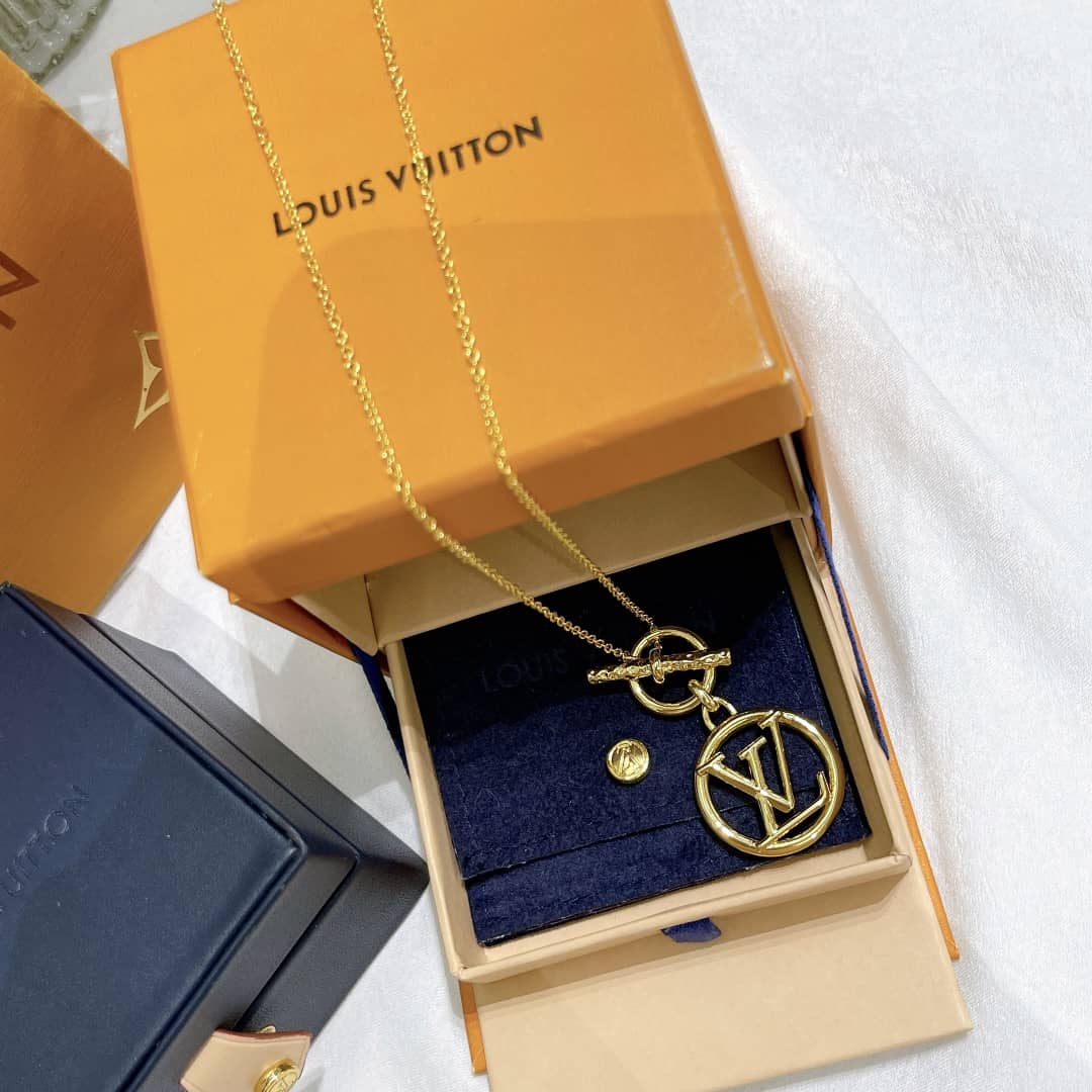 Wholesale L0vis Vvtt0n AAA+ Necklace